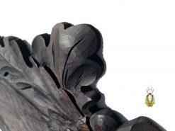Hjorteplade krondyr i sort med smukke dybt udskårne egeløv