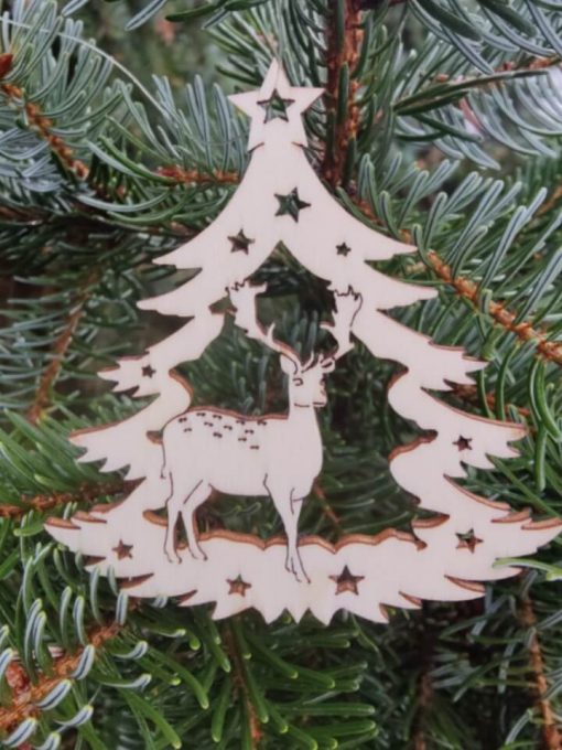 Julepynt med jagtmotiv dåhjort i juletræet